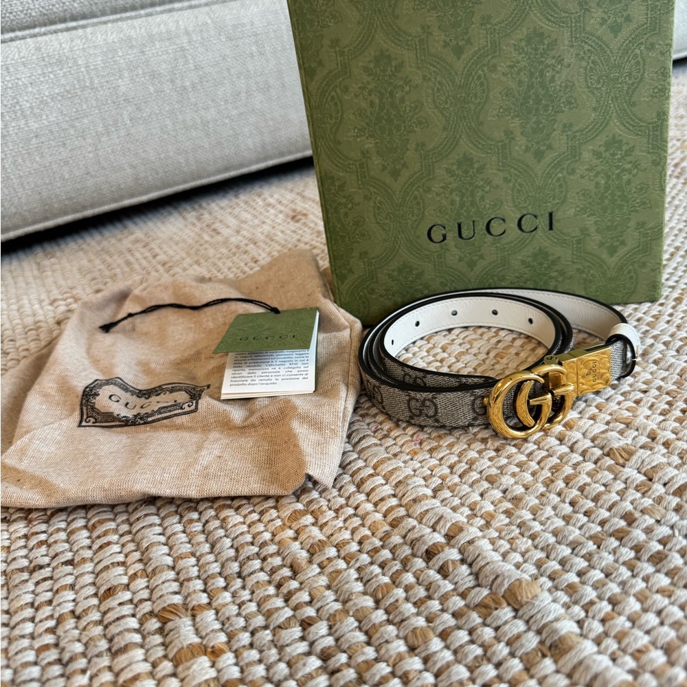 Reversible skinny Gucci belt with logo